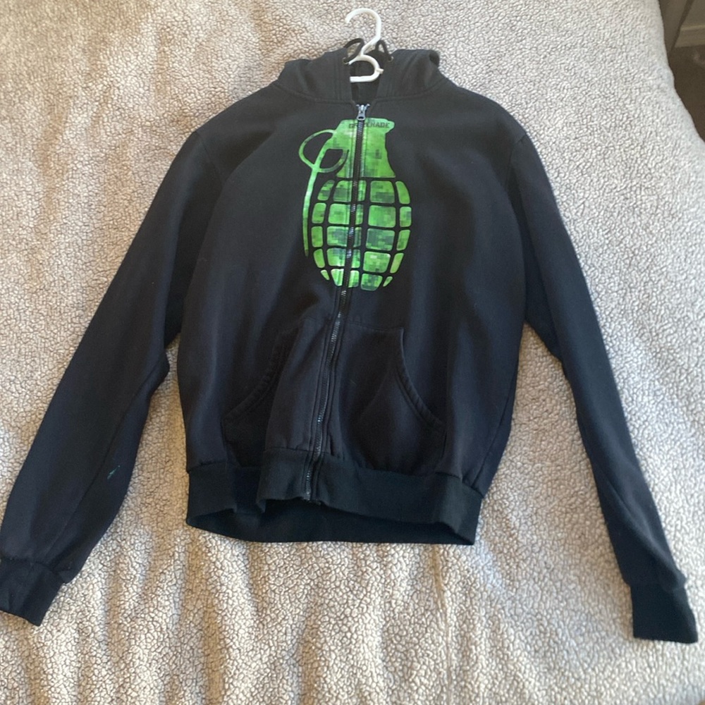 Grenade zip up